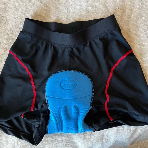 Bicycle shorts with padding - Picture 3 of 5